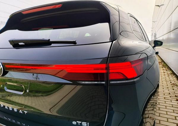 Volkswagen Passat cena 184490 przebieg: 10, rok produkcji 2024 z Będzin małe 704